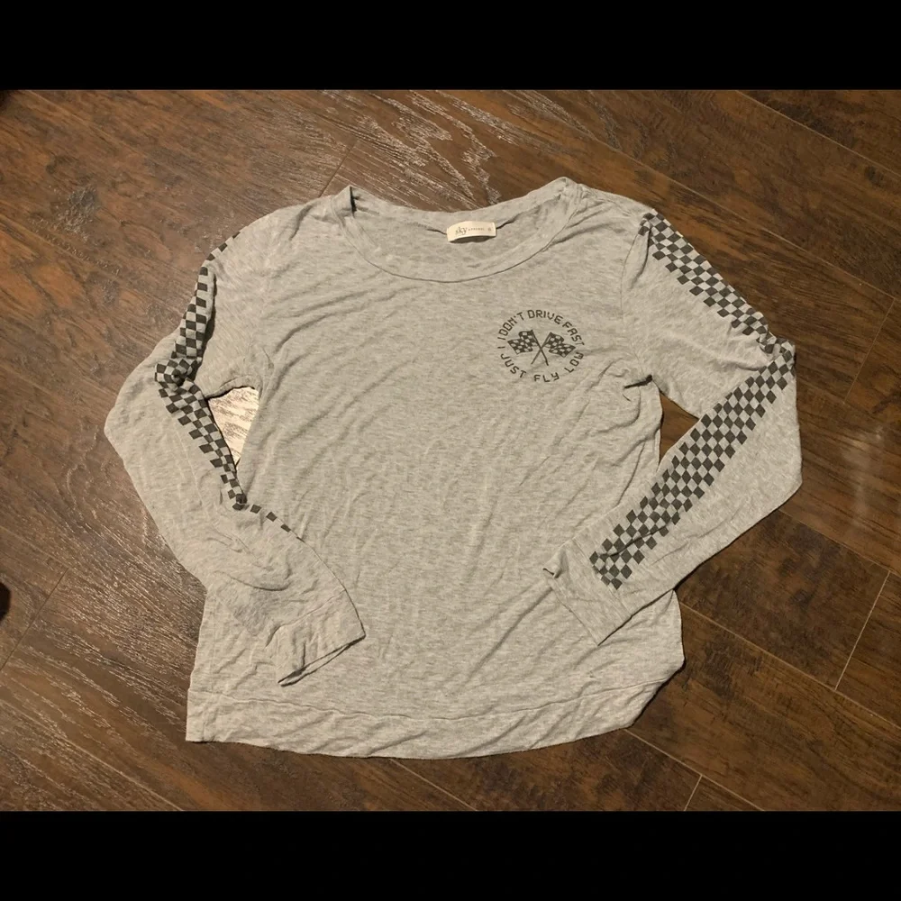 Sky apparel ladies long sleeve gray T-shirt sz XL - Picture 1 of 3